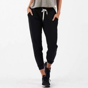 🆕 VUORI Halo Performance Joggers in Black Heather